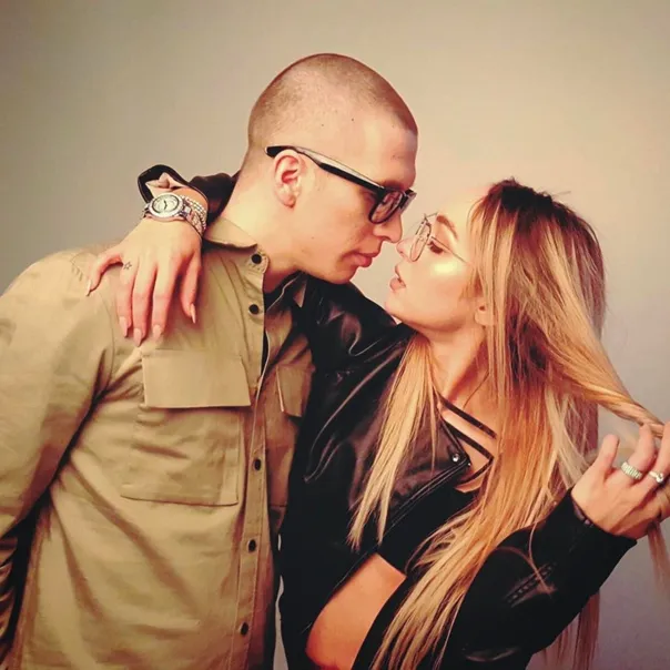 Мари Краймбрери и Lx24