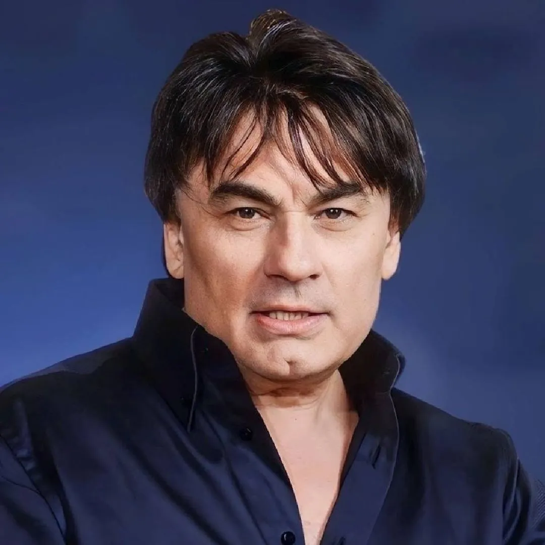 Александр Серов