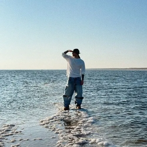 Егор Крид отправился на «Море»: премьера песни и клипа